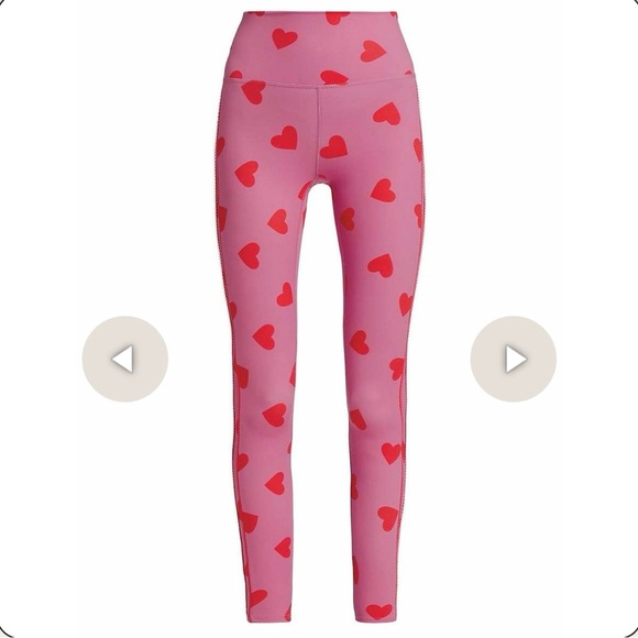 BEACH RIOT Kat leggings Valentine Hearts SIZE: SMALL - Picture 4 of 16